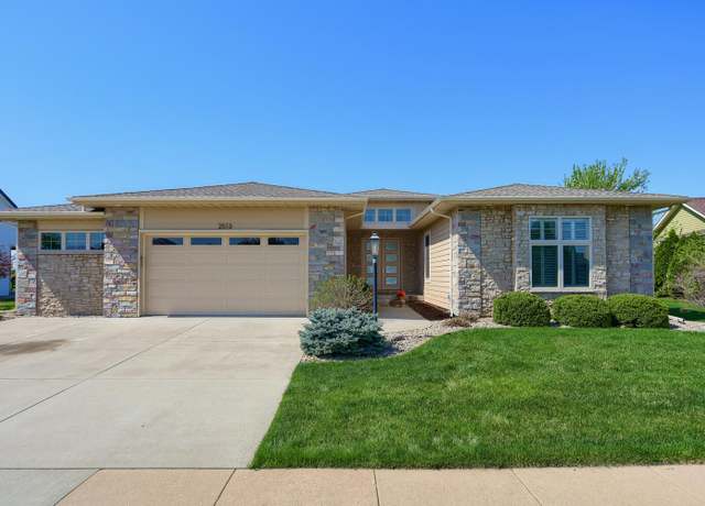 Property at 2513 Muirfield Pl, Urbana, IL 61802, 5 beds, 3 baths