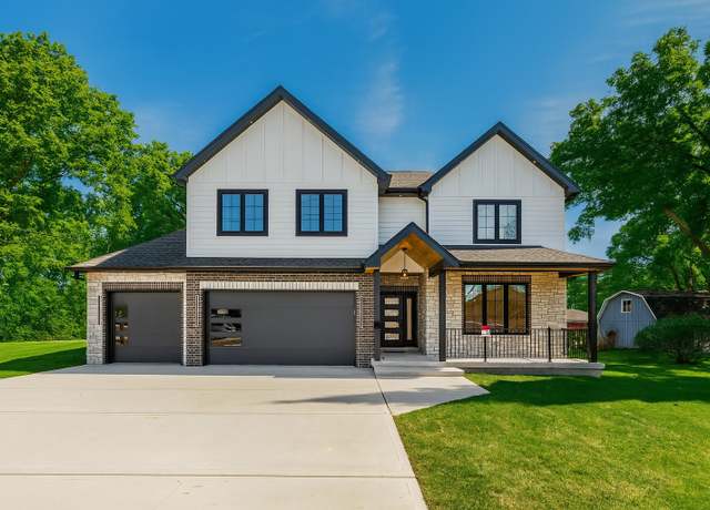 Property at 9645 S 78th Ct, Hickory Hills, IL 60457, 4 beds, 3.5 baths