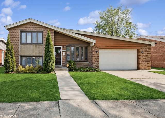 Property at 5175 W 88th Pl, Oak Lawn, IL 60453, 4 beds, 2 baths