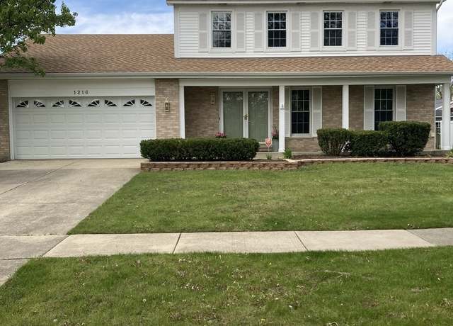 Property at 1216 Redcliffe St, Woodridge, IL 60517, 3 beds, 2.5 baths