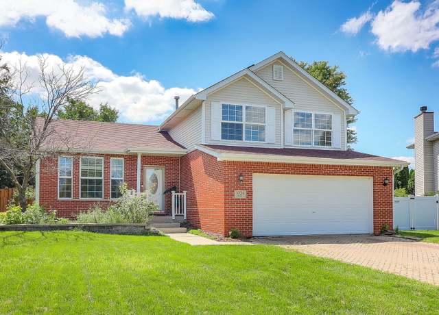 Property at 5724 Brosam Dr, Plainfield, IL 60586, 3 beds, 2.5 baths