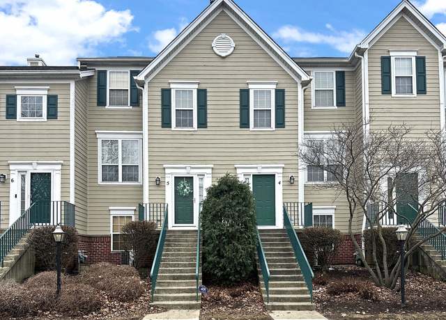 Property at 2426 Courtyard Cir #4, Aurora, IL 60506, 3 beds, 2.5 baths