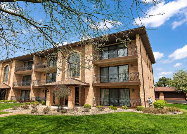 Property at 8242 160th Pl Unit 2E, Tinley Park, IL 60477, 2 beds, 2 baths