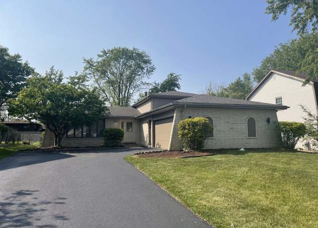 Property at 921 Charles St, Crete, IL 60417, 4 beds, 1.5 baths