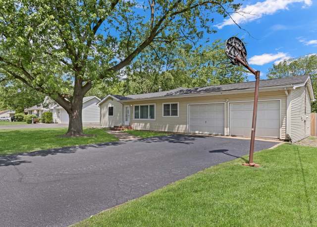 Property at 3426 Country Club Ave, Gurnee, IL 60031, 4 beds, 3 baths