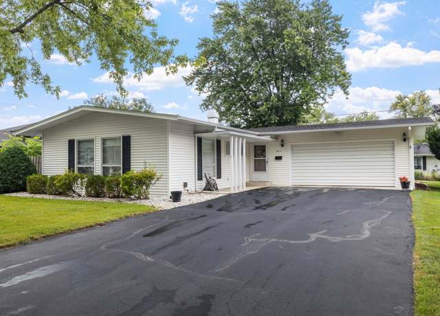 Property at 927 Putnam Dr, Lockport, IL 60441, 3 beds, 2.5 baths