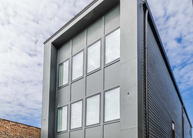 Property at 6050 S Eberhart Ave, Chicago, IL 60637, 9 beds, 6 baths