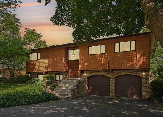 Property at 129 Kainer Ave, Barrington, IL 60010, 4 beds, 4 baths