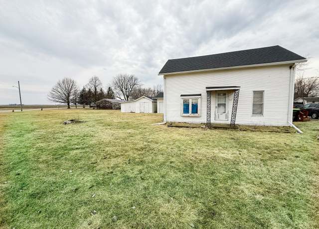 Property at 650 Maple St, Weldon, IL 61882, 3 beds, 2 baths