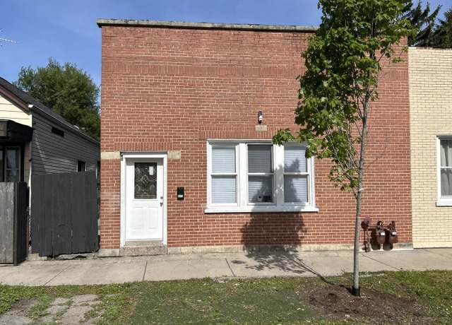 Property at 9515 S Avenue N, Chicago, IL 60617, 4 beds, 3 baths