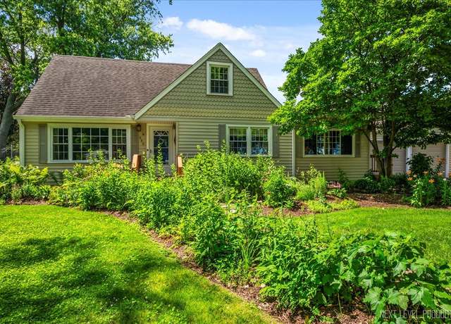 Property at 680 N Grace St, Lombard, IL 60148, 3 beds, 2 baths