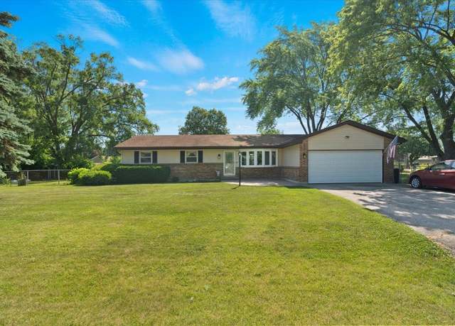 Property at 1514 N North Ave, Mchenry, IL 60050, 3 beds, 2 baths