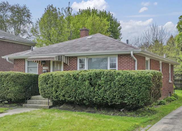 Property at 341 W Glen Flora Ave, Waukegan, IL 60085, 2 beds, 1 bath