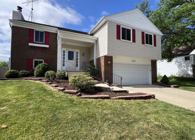 Property at 227 Augusta Dr, Vernon Hills, IL 60061, 4 beds, 3 baths