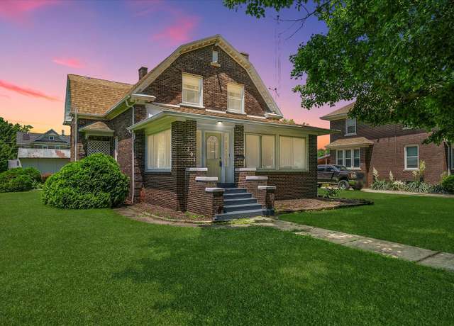 Property at 301 N Main St, Fithian, IL 61844, 6 beds, 2 baths