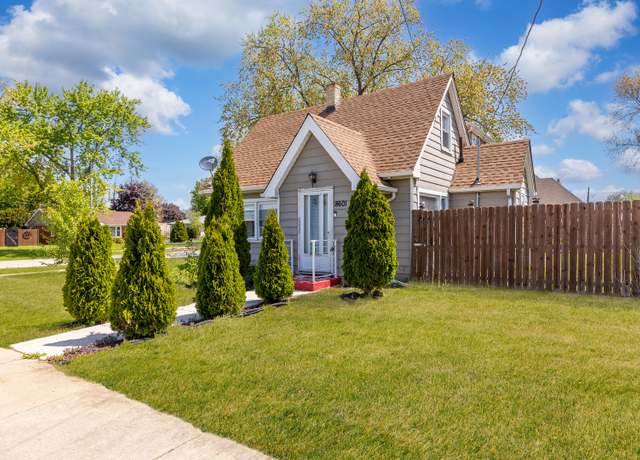 Property at 8601 Natchez Ave, Burbank, IL 60459, 5 beds, 2 baths