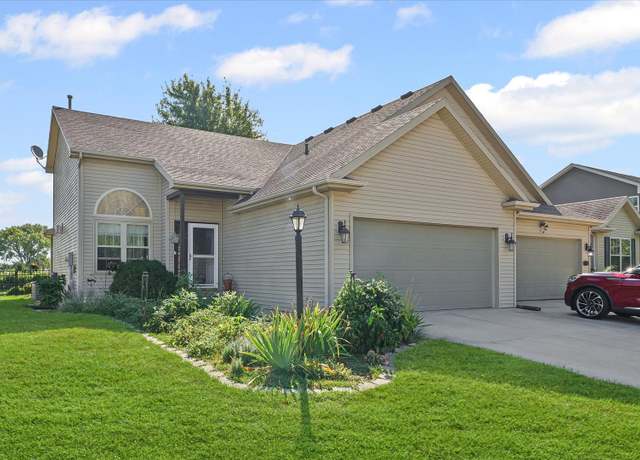 Property at 822 Sedgegrass Dr, Champaign, IL 61822, 4 beds, 3.5 baths
