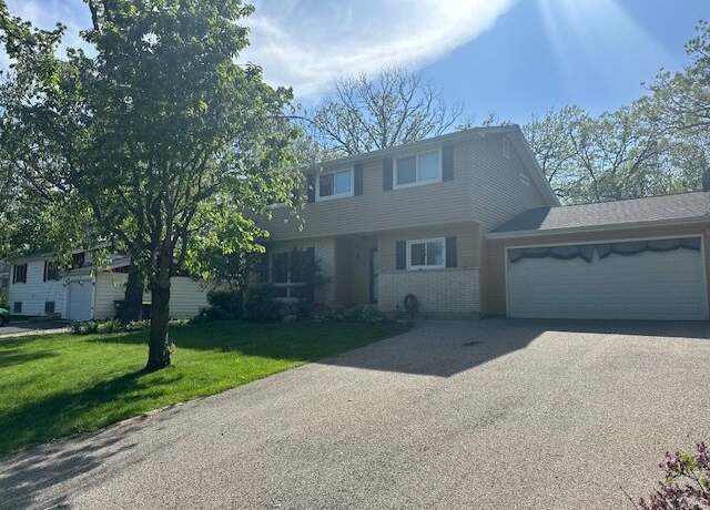 Property at 3115 Greenleaf Dr, Wonder Lake, IL 60097, 3 beds, 1.5 baths