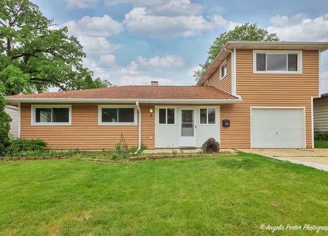 Property at 4 Timber Trl, Streamwood, IL 60107, 4 beds, 1.5 baths