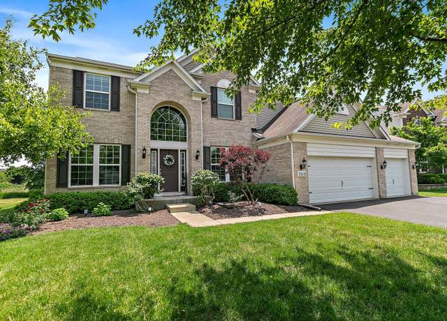 Property at 3512 Chancery Ln, Carpentersville, IL 60110, 4 beds, 2.5 baths