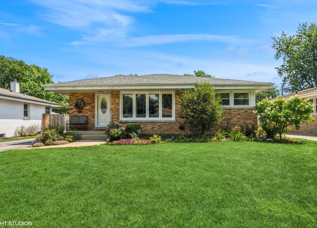 Property at 895 S Parkside Ave, Elmhurst, IL 60126, 4 beds, 2 baths