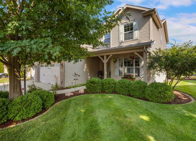 Property at 4712 Watermark Dr, Champaign, IL 61822, 5 beds, 3.5 baths