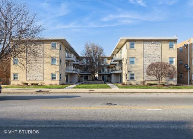 Property at 4418 W 55th St #2, Chicago, IL 60632, 3 beds, 1.5 baths