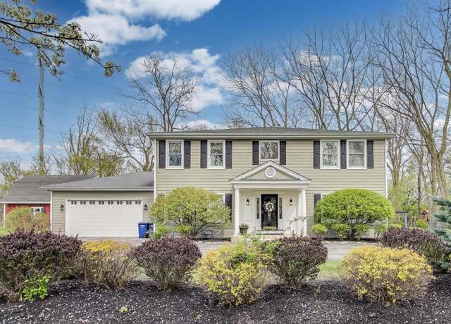 Property at 2555 Highmoor Rd, Highland Park, IL 60035, 4 beds, 2.5 baths
