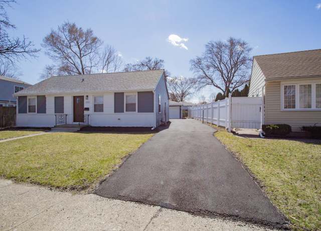 Property at 10131 Nevada Ave, Franklin Park, IL 60131, 3 beds, 1.5 baths