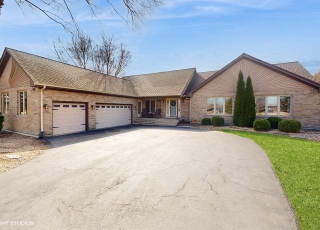 Property at 11323 Hillsboro Dr, Huntley, IL 60142, 4 beds, 3.5 baths