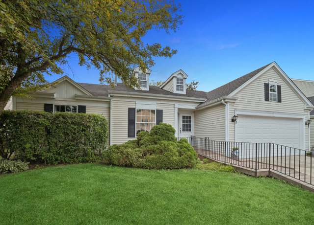 Property at 52 Mckinley Ln, Streamwood, IL 60107, 3 beds, 2 baths