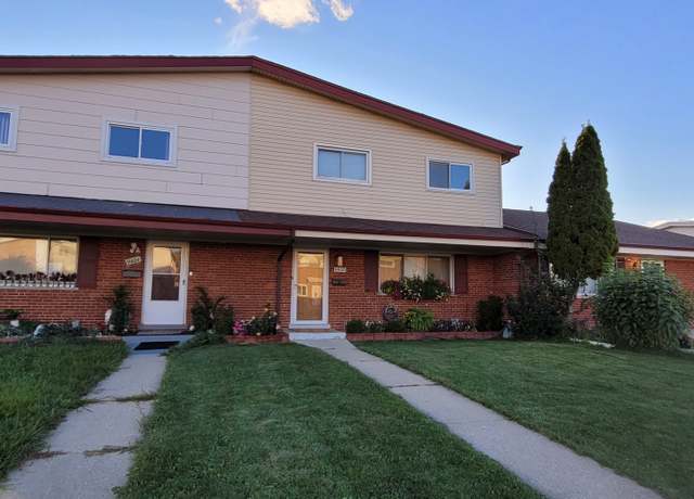 Property at 9404 Hamlin Ave, Des Plaines, IL 60016, 5 beds, 2.5 baths