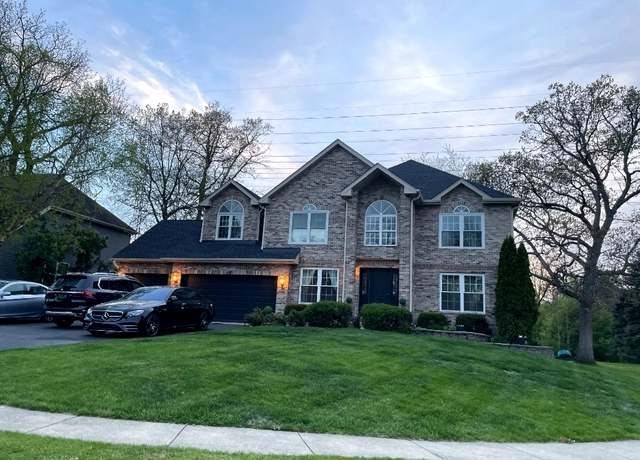 Property at 80 Chestnut Ct, Elgin, IL 60120, 4 beds, 3.5 baths