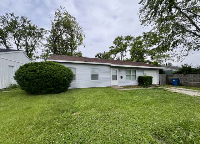 Property at 2422 E Washington St, Urbana, IL 61802, 3 beds, 1 bath