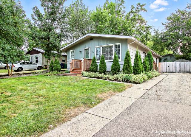 Property at 33648 N Oakland Dr, Gages Lake, IL 60030, 4 beds, 1.5 baths