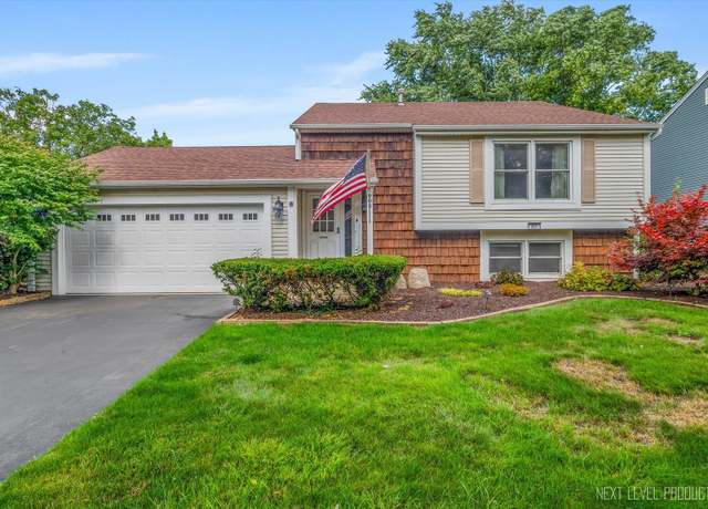 Property at 905 Lexington Ave, St. Charles, IL 60174, 4 beds, 2 baths