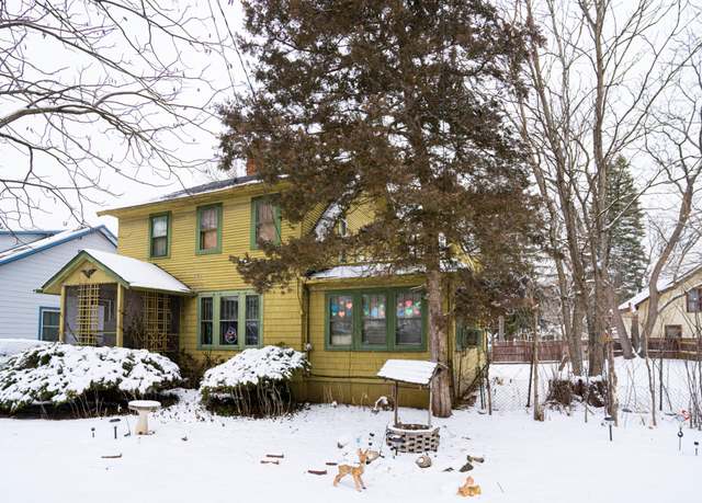Property at 102 E Fuller St, Freeport, IL 61032, 4 beds, 1 bath