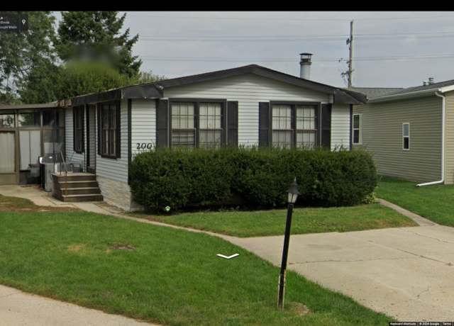 Property at 200 Fox Ln, Belvidere, IL 61008, 3 beds, 2 baths