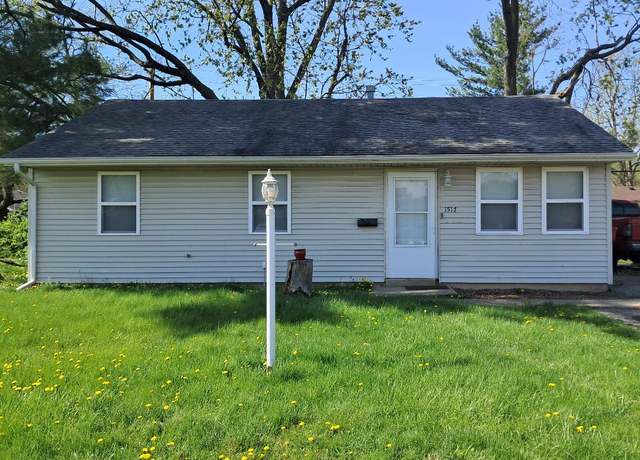 Property at 1517 Hedge Rd, Champaign, IL 61821, 3 beds, 1 bath