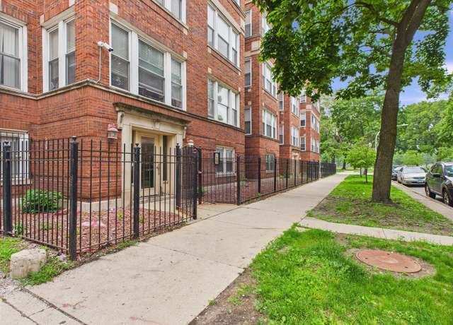 Property at 1729 E 67th St Unit 2E, Chicago, IL 60649, 2 beds, 1.5 baths