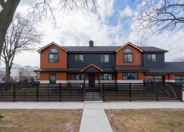 Property at 7100 N Sioux Ave, Chicago, IL 60646, 5 beds, 4 baths