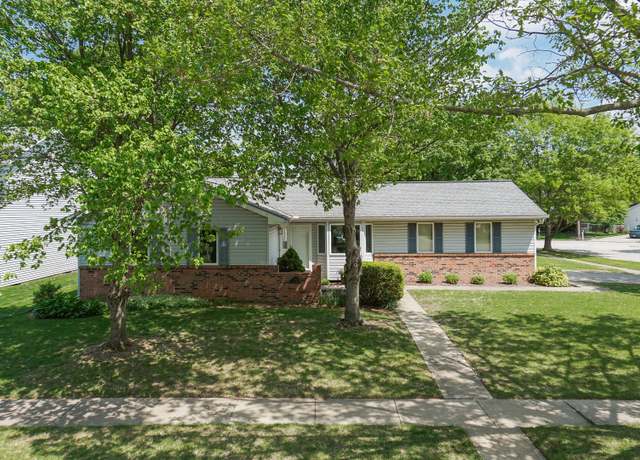 Property at 608 Cheshire Dr, Bloomington, IL 61704, 3 beds, 2 baths