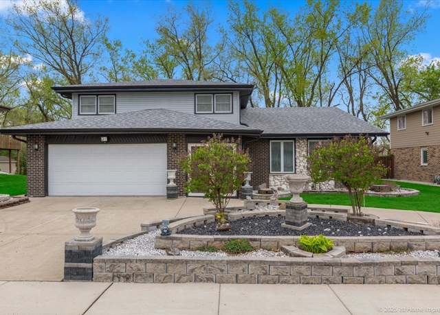 Property at 8433 W Sun Valley Dr, Palos Hills, IL 60465, 3 beds, 2.5 baths