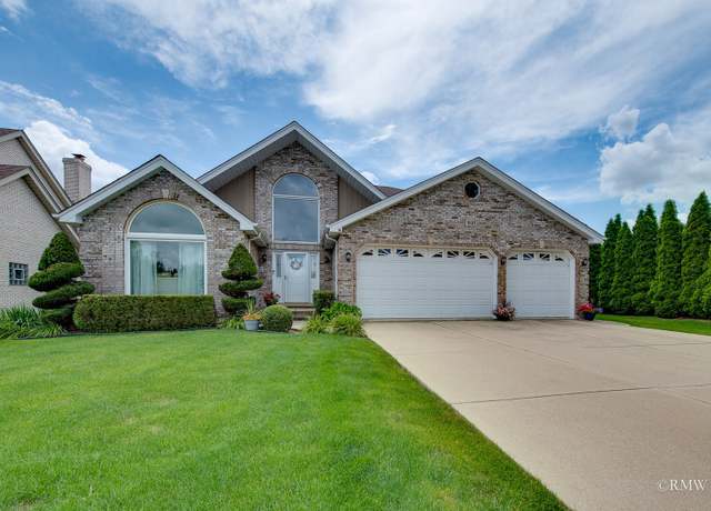 Property at 1227 W Surrey Ln, Addison, IL 60101, 4 beds, 3 baths
