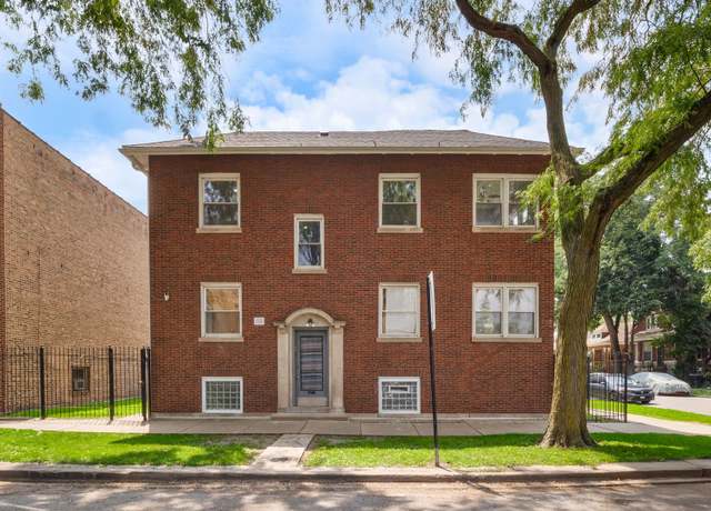 Property at 923 W 85th St, Chicago, IL 60620, 8 beds, 3 baths