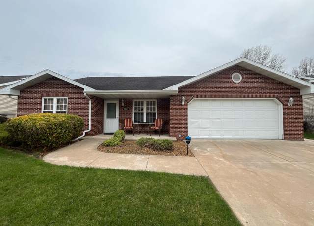 Property at 2331 Eastwood Ave, Streator, IL 61364, 2 beds, 2 baths