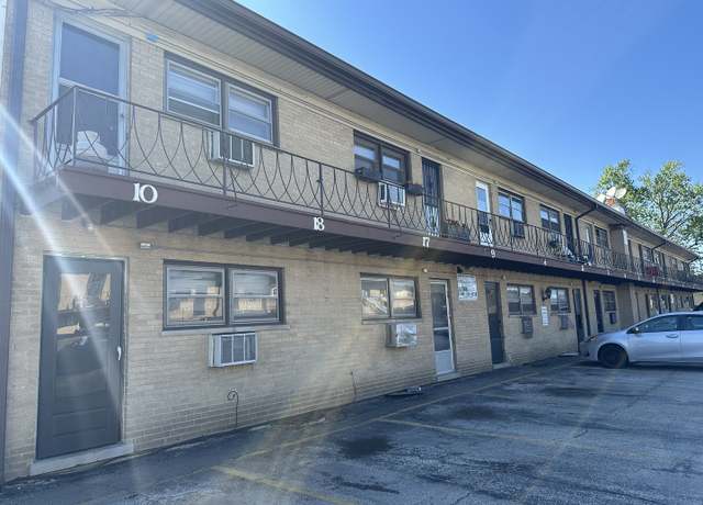 Property at 16 King Arthur Ct #16, Northlake, IL 60164, 1 bed, 1 bath