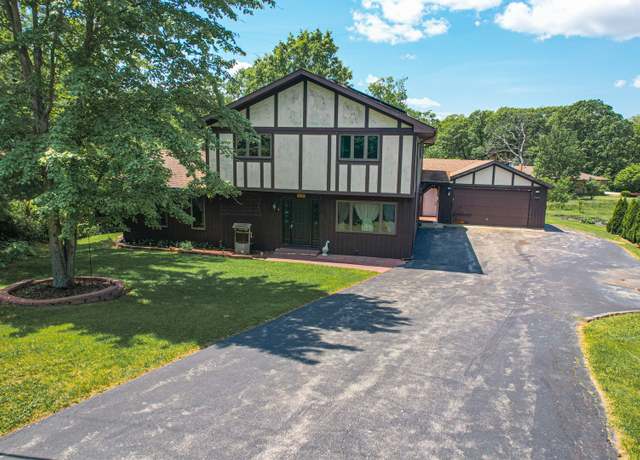 Property at 13920 Oak St, Homer Glen, IL 60491, 3 beds, 2 baths