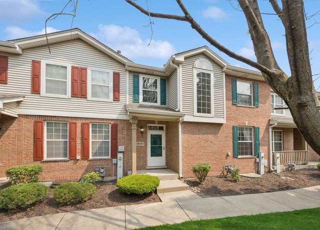 Property at 18582 W Point Dr, Tinley Park, IL 60477, 3 beds, 1.5 baths