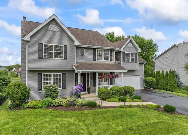 Property at 569 Ryan Way, Crystal Lake, IL 60012, 4 beds, 2.5 baths